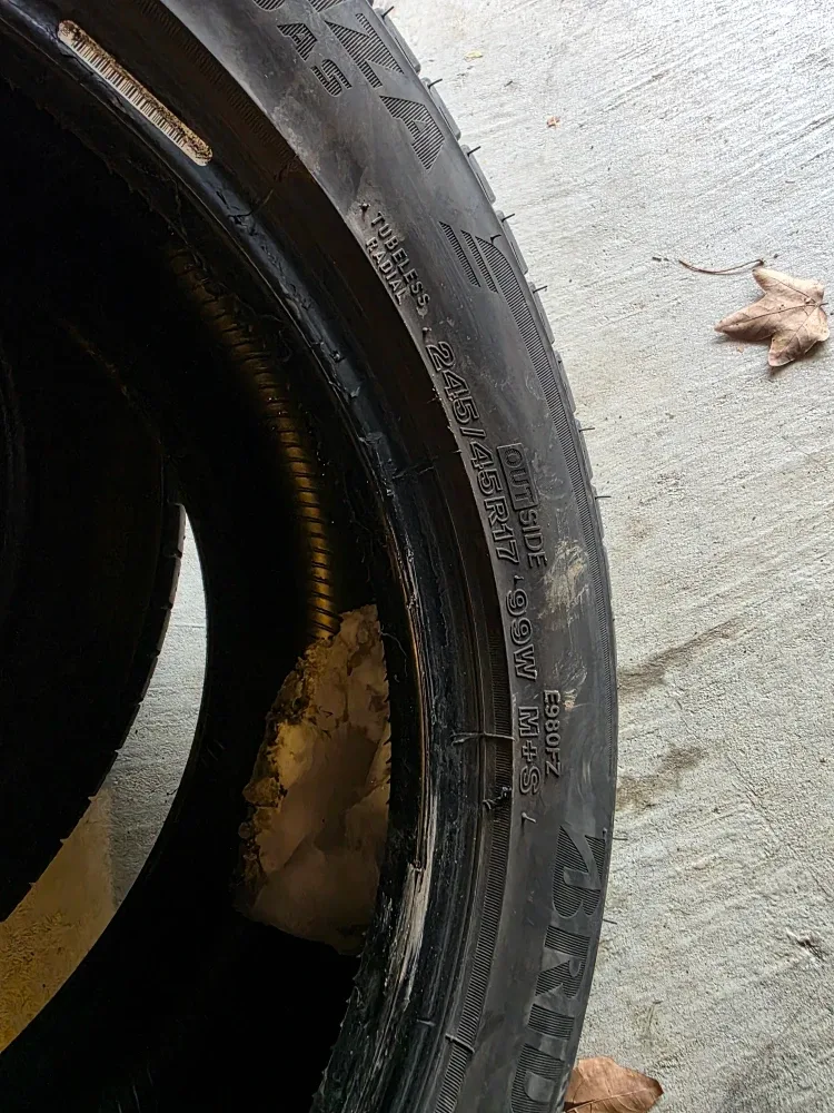 245/45R17 Bridgestone  potinza all seasonTires - Set of 4 image indicator(2)