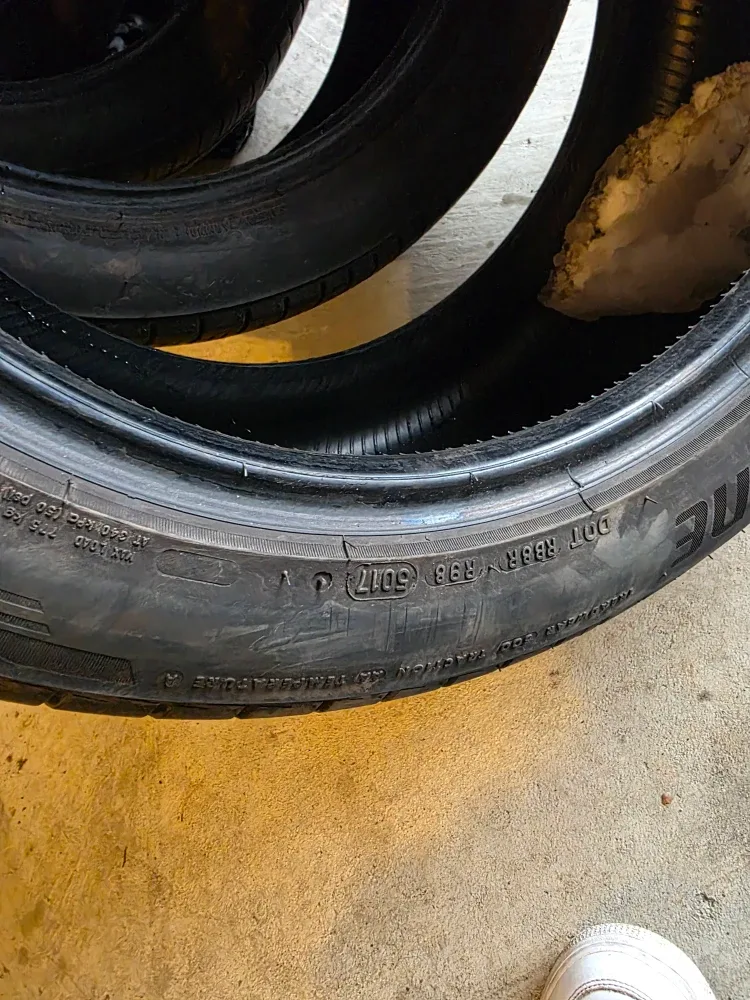 245/45R17 Bridgestone  potinza all seasonTires - Set of 4 image indicator(3)