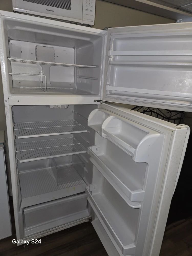 Great Condition Refrigerator - photo 2