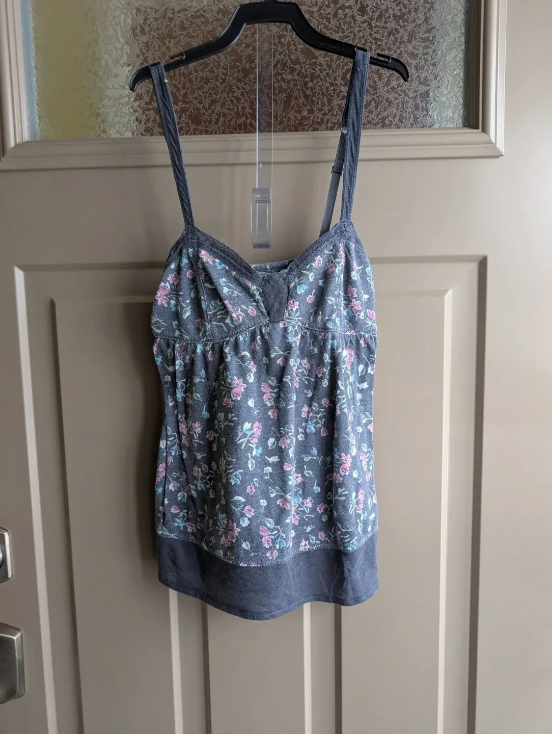 Womens sz xs tank tops $3 each