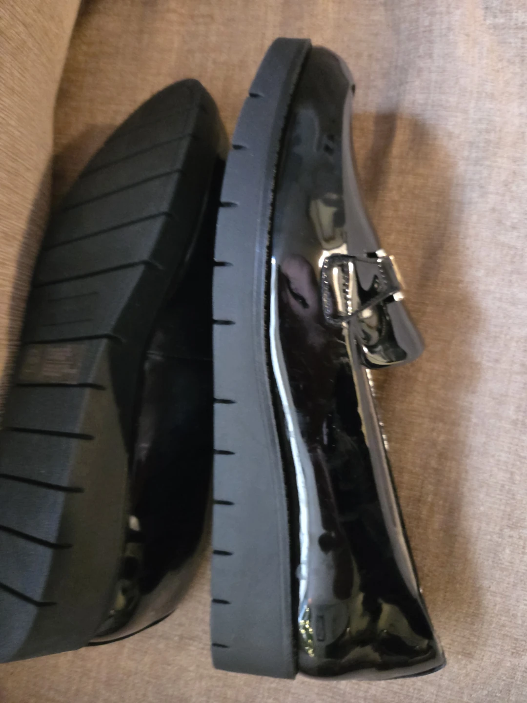Rockport Black Patent Leather Loafers - Size 8 - photo 4