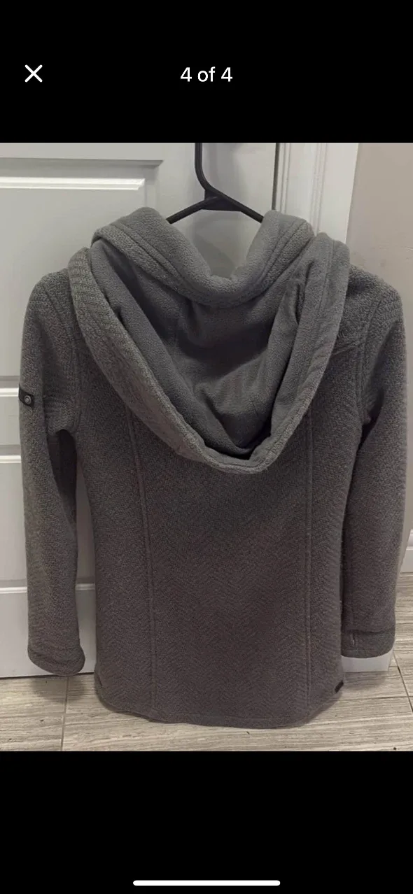 Bench. Grey Hooded Jacket image indicator(2)