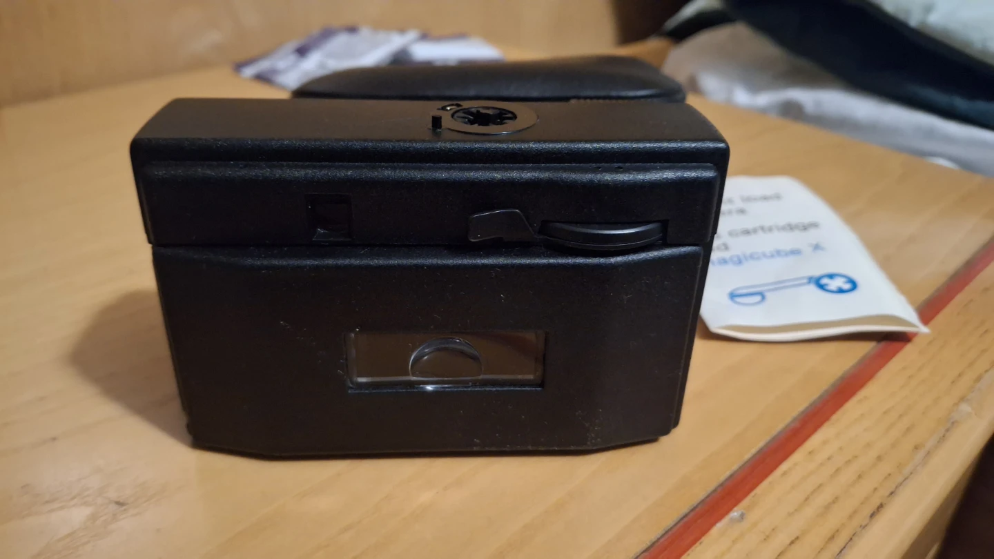 Discover 2000M Instant Load Camera - photo 2