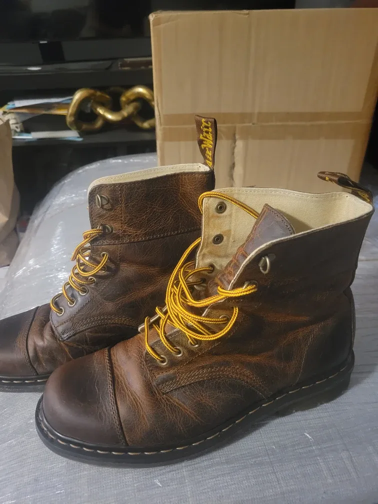 Dr. Martens Brown Leather Boots image indicator(3)
