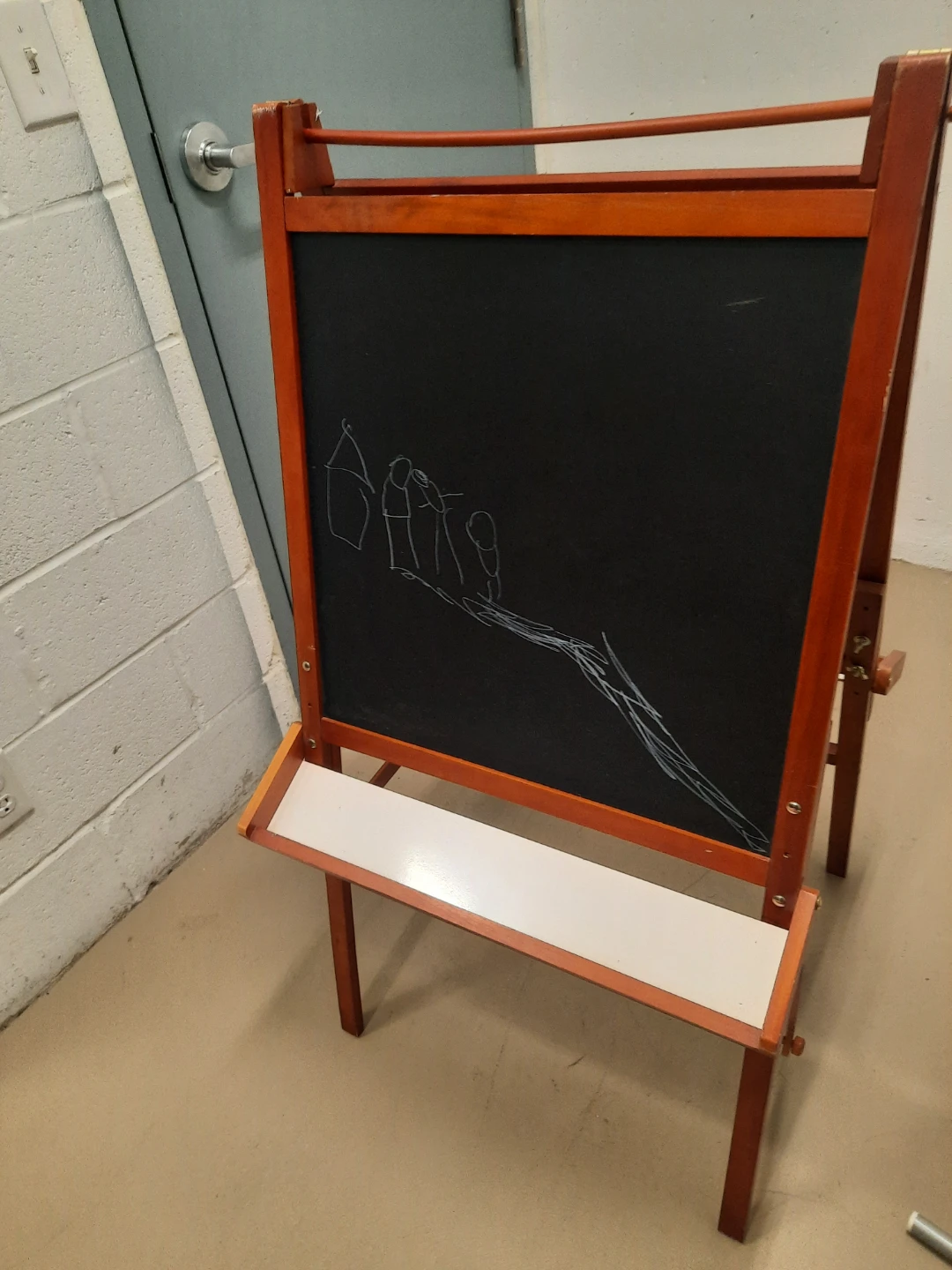 $3 Kids Art Easel - photo 2