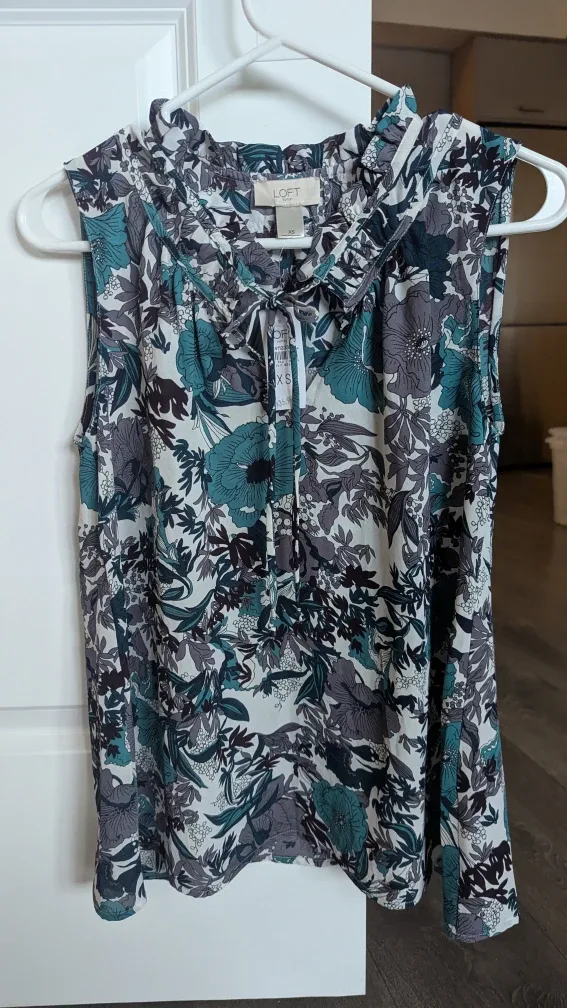 LOFT Floral Sleeveless Blouse - Size XS