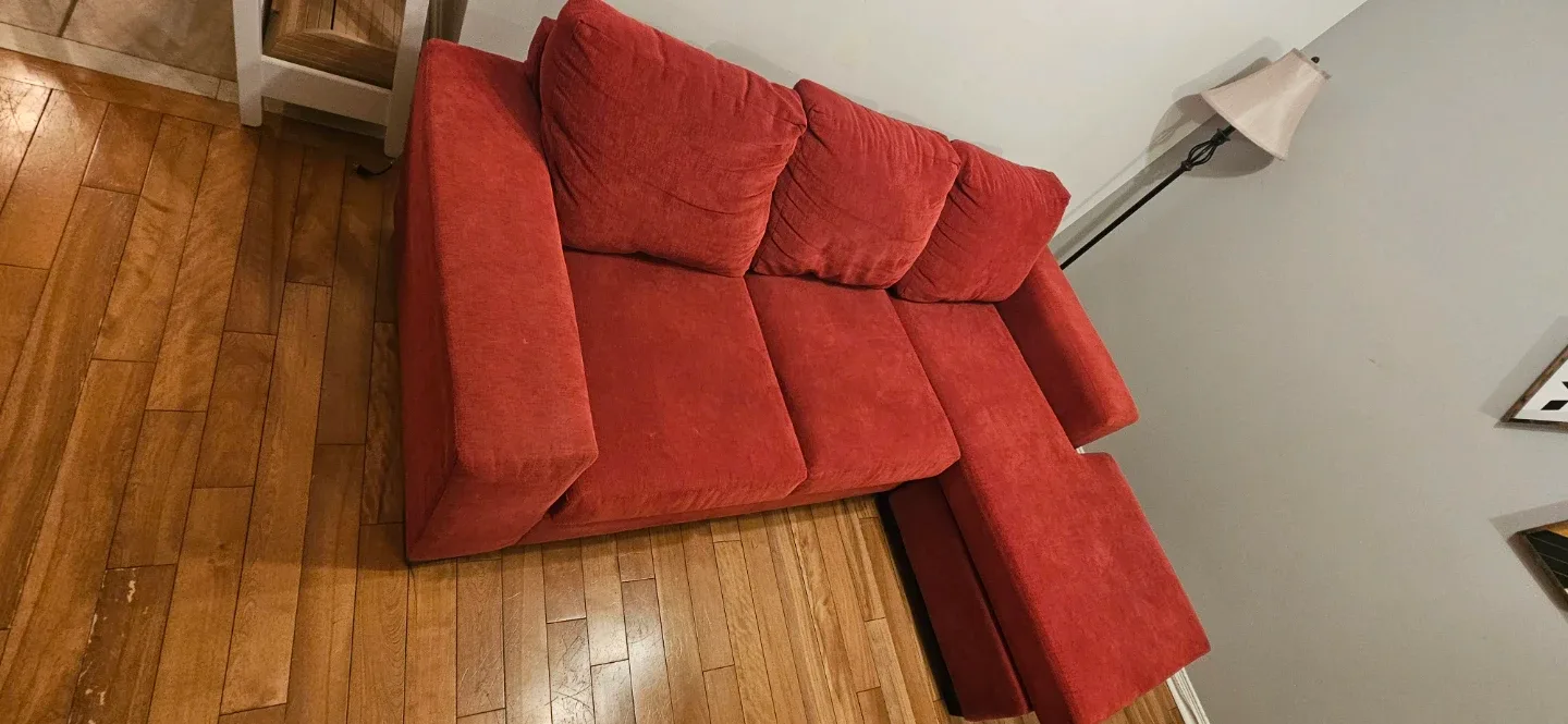Sectional Sofa from Leon’s – zero damages image indicator(7)