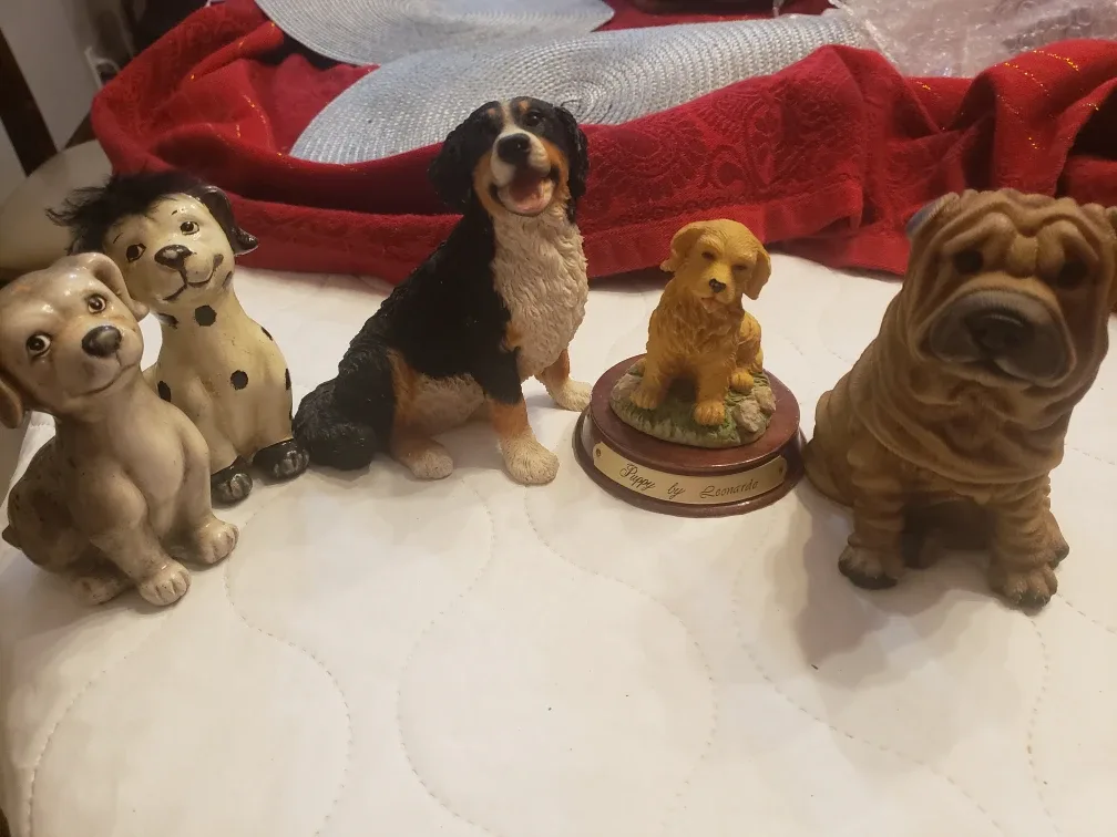 Dog Figurines by Leonardo image indicator(5)