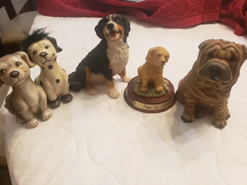 Dog Figurines by Leonardo image indicator(9)