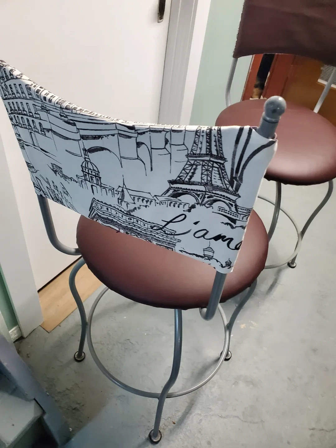 Set of 2 Burgundy Swivel Bar Stools image indicator(4)