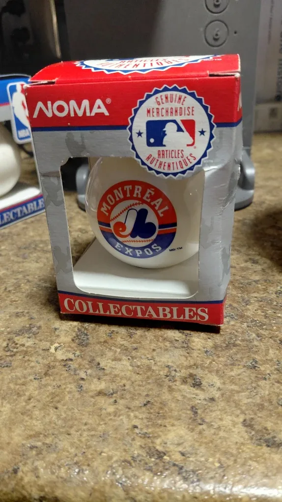 NOMA MLB Montreal Expos Collectible Baseball image indicator(2)