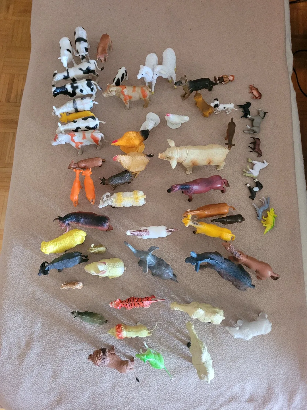 Animal Figurine Lot #clearout freecylle ♻️