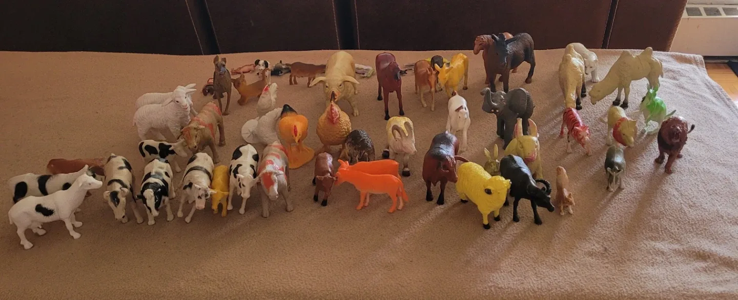 Animal Figurine Lot #clearout freecylle ♻️ image indicator(2)
