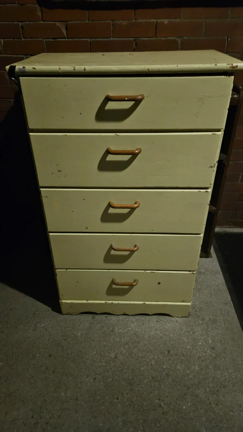 Vintage 5-Drawer Dresser