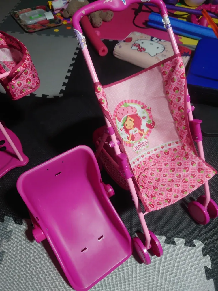 Strawberry Shortcake Doll Stroller & Bassinet image indicator(2)