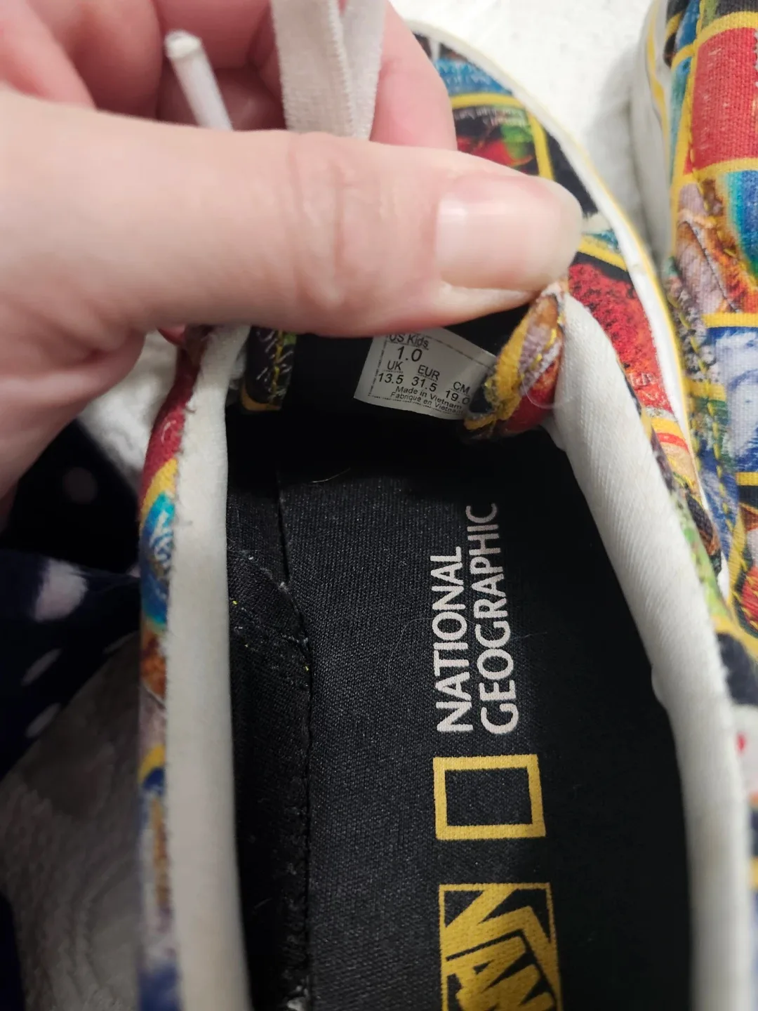 Vans x National Geographic Shoes - size 1 kids image indicator(3)