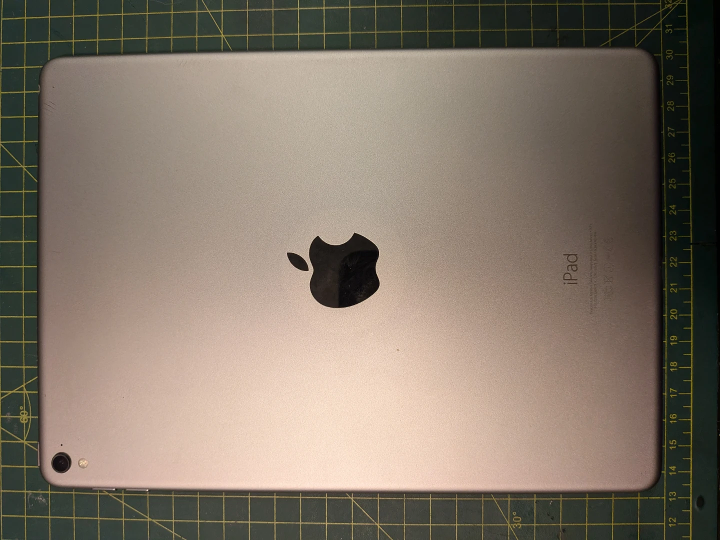 128GB iPad Pro 9.7 with case - photo 2