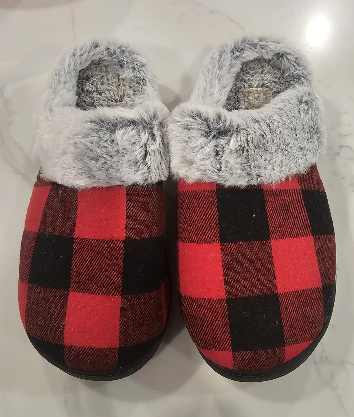 Red & Black Plaid Slippers - Size 5-6 (Ladies) - photo 2