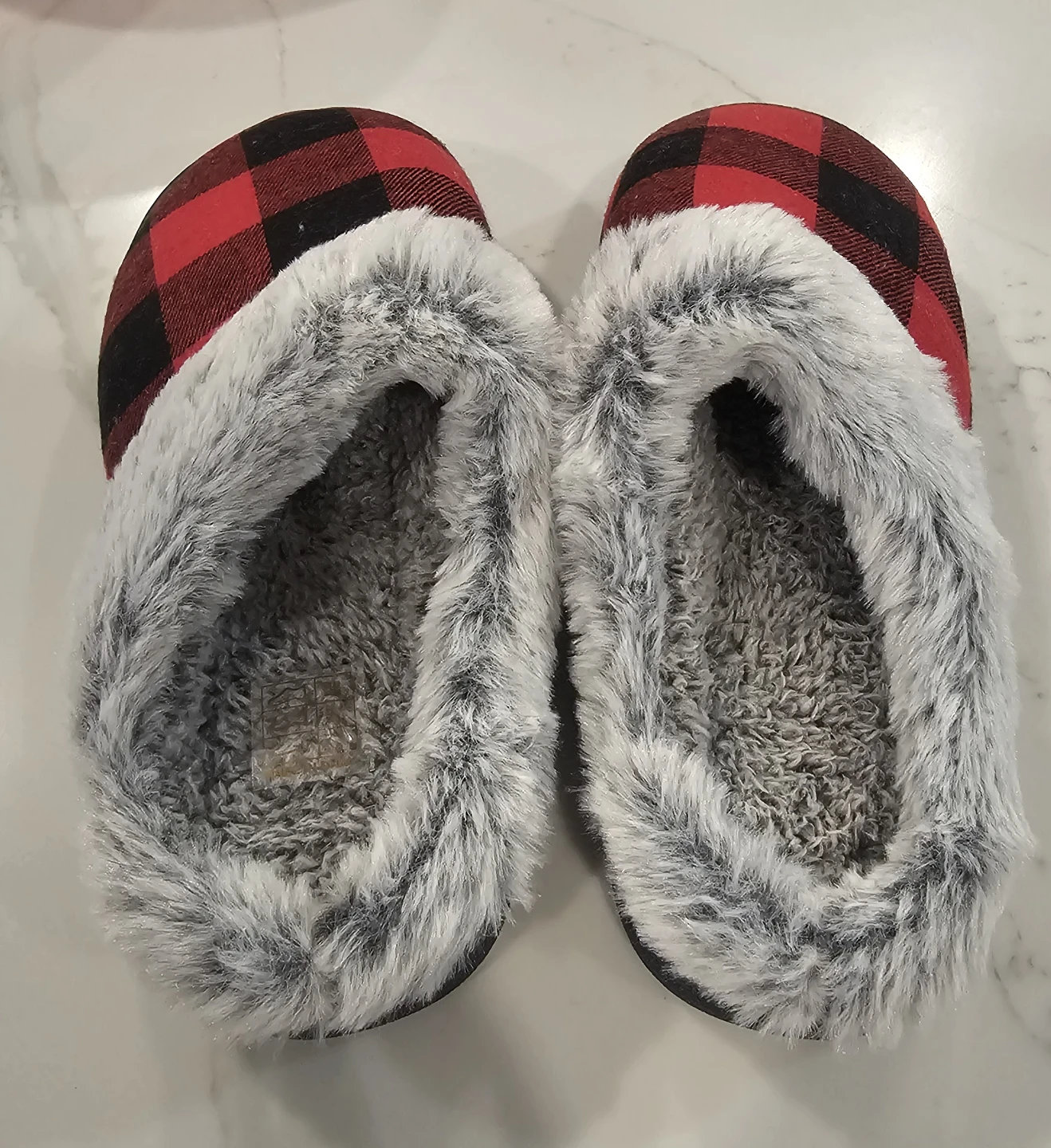Red & Black Plaid Slippers - Size 5-6 (Ladies) - photo 4
