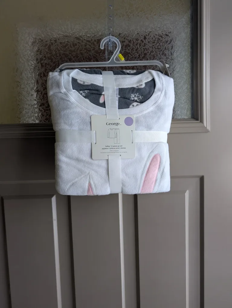 BNWT Womens sz lg sleep set