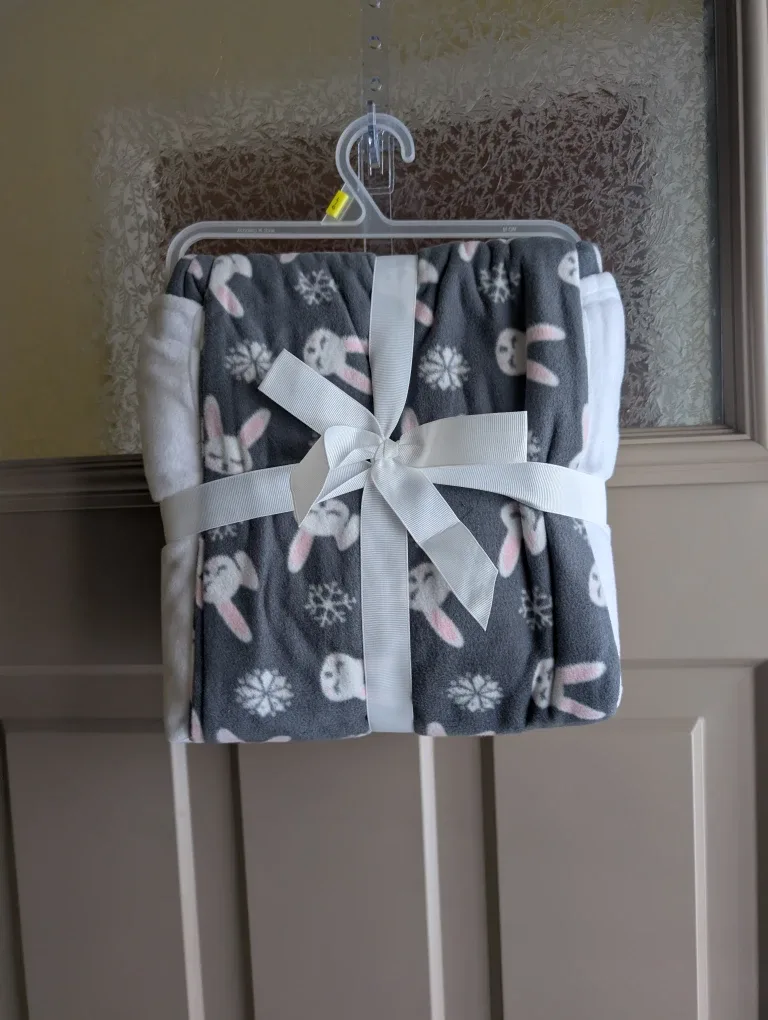 BNWT Womens sz lg sleep set image indicator(2)