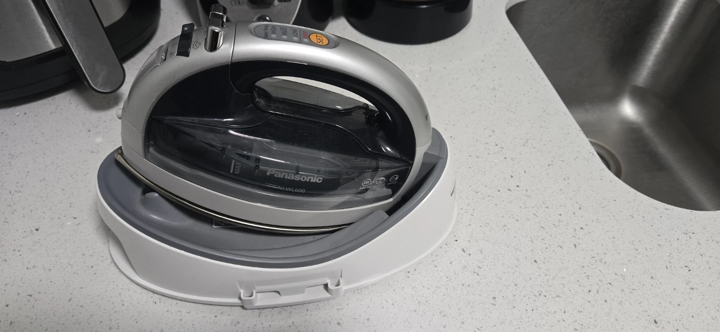 Panasonic NI-WL600 Cordless Iron