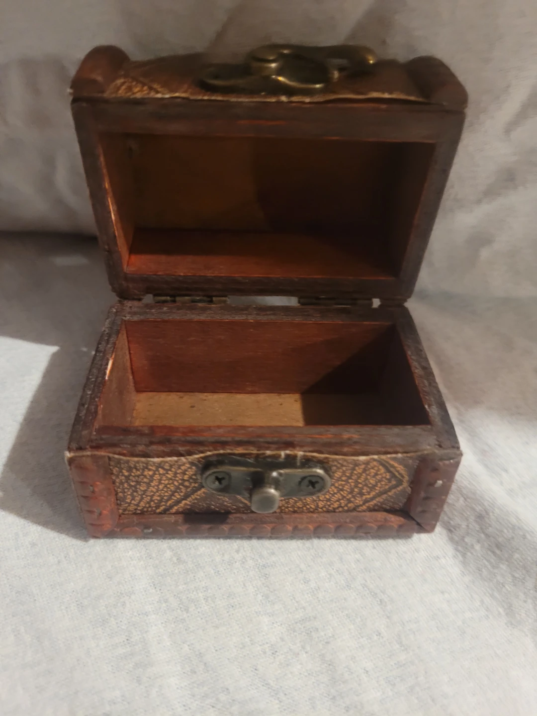Small Wooden Treasure Chest - photo 5