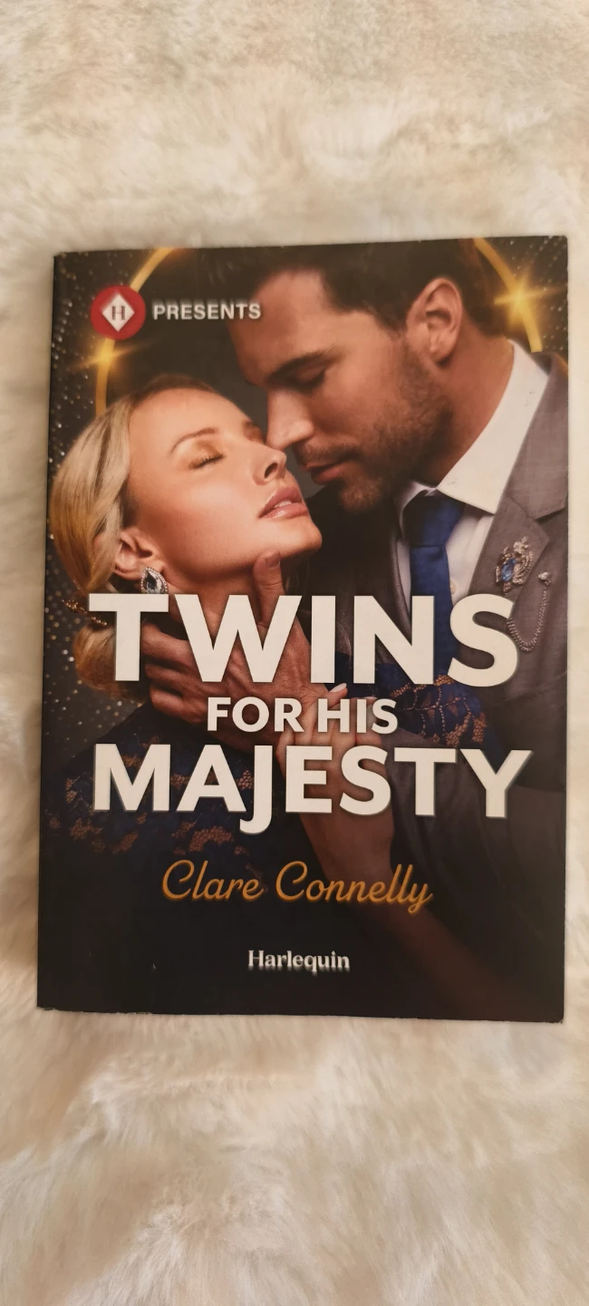 Twins for His Majesty by Clare Connelly - photo 2