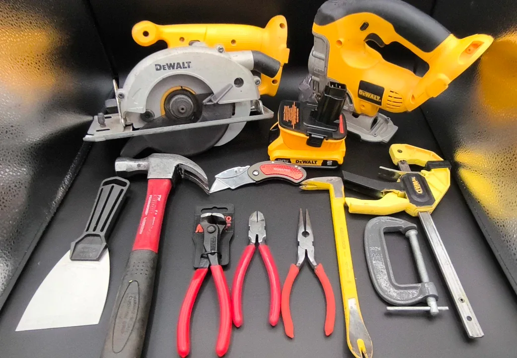 SafeSense Construction & Carpentry Master Kit – DeWalt Edition