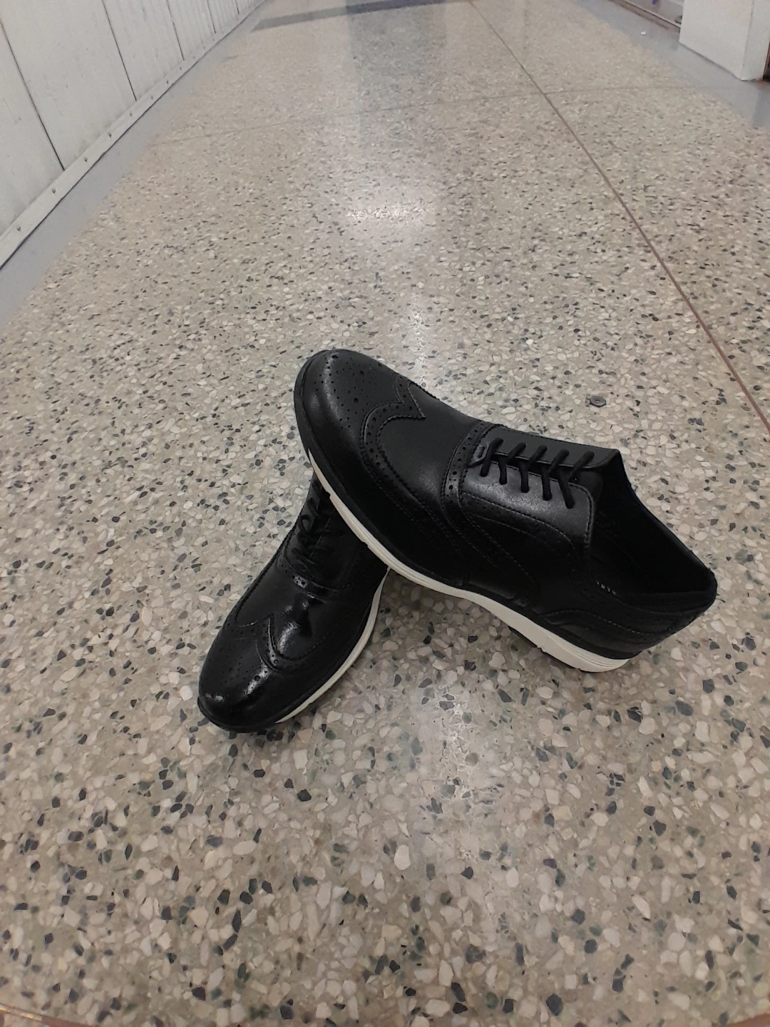 Black Leather Wingtip Dress Shoes Original Reaction Size 8 - photo 2