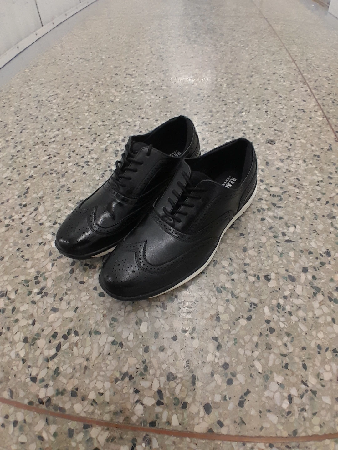 Black Leather Wingtip Dress Shoes Original Reaction Size 8 - photo 4