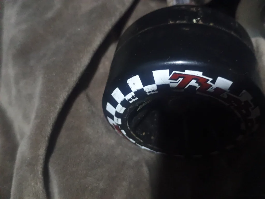 Raptor Maximum Electric Skateboard c/w 12V battery and charger image indicator(3)