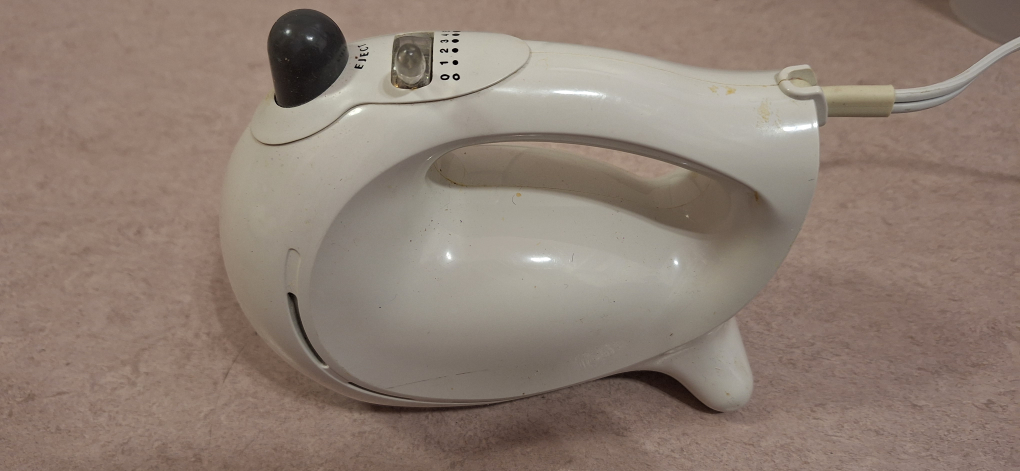 White Hand Mixer - photo 2