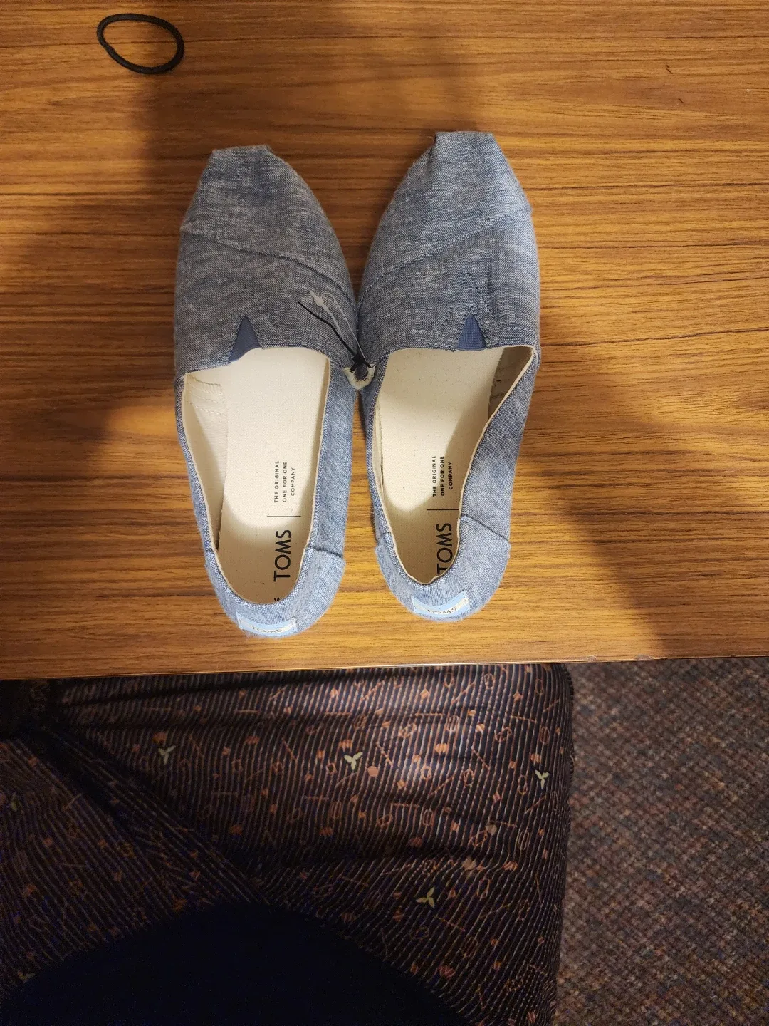 TOMS Women's Blue Chambray Flats - Size 9