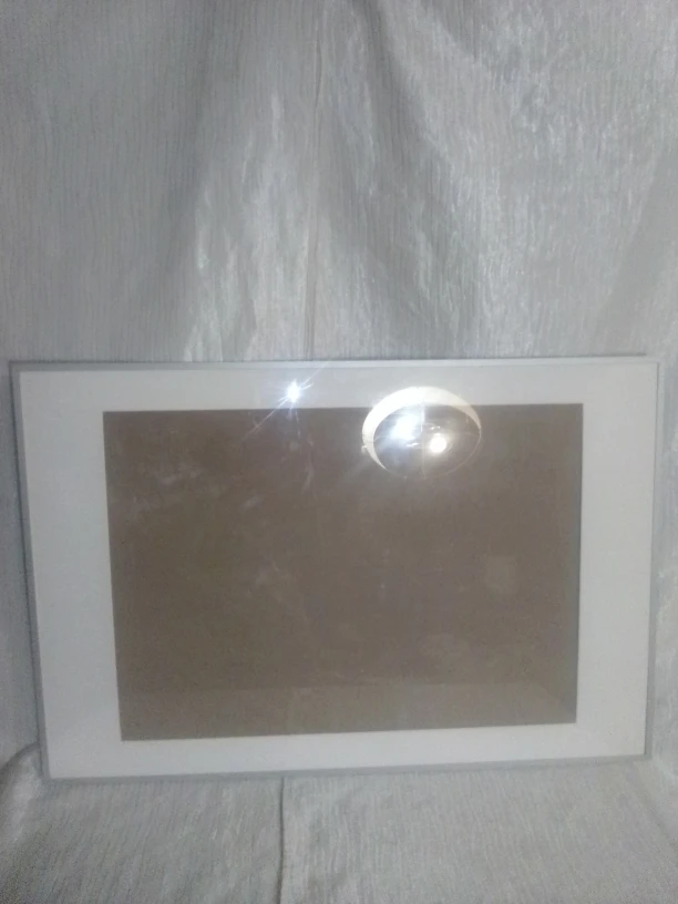 "Declutter" IKEA Lomviken Frame