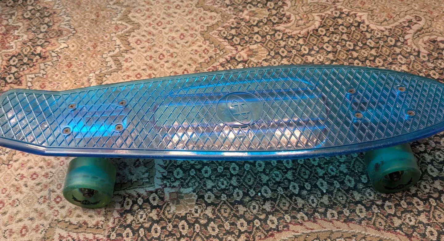 Globe Skateboard - Cruiser Board image indicator(2)