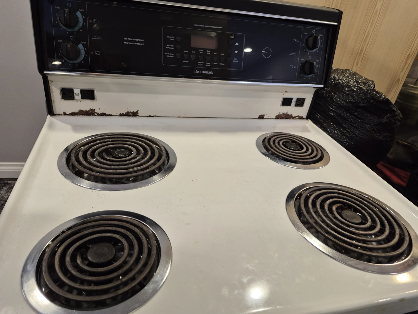 Beaumark Electric Stove