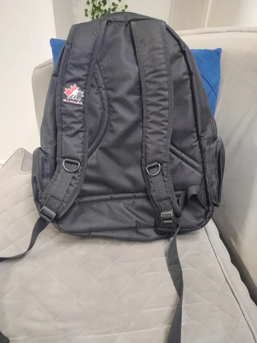 Team Canada Backpack - Black image indicator(2)
