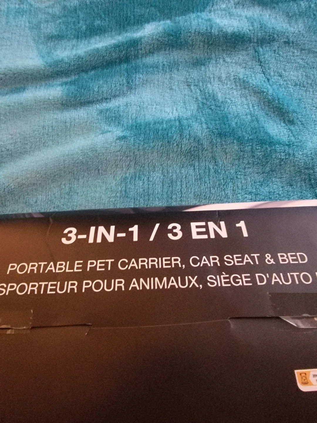Hotel Doggy 3-in-1 Pet Carrier, Car Seat & Bed image indicator(3)