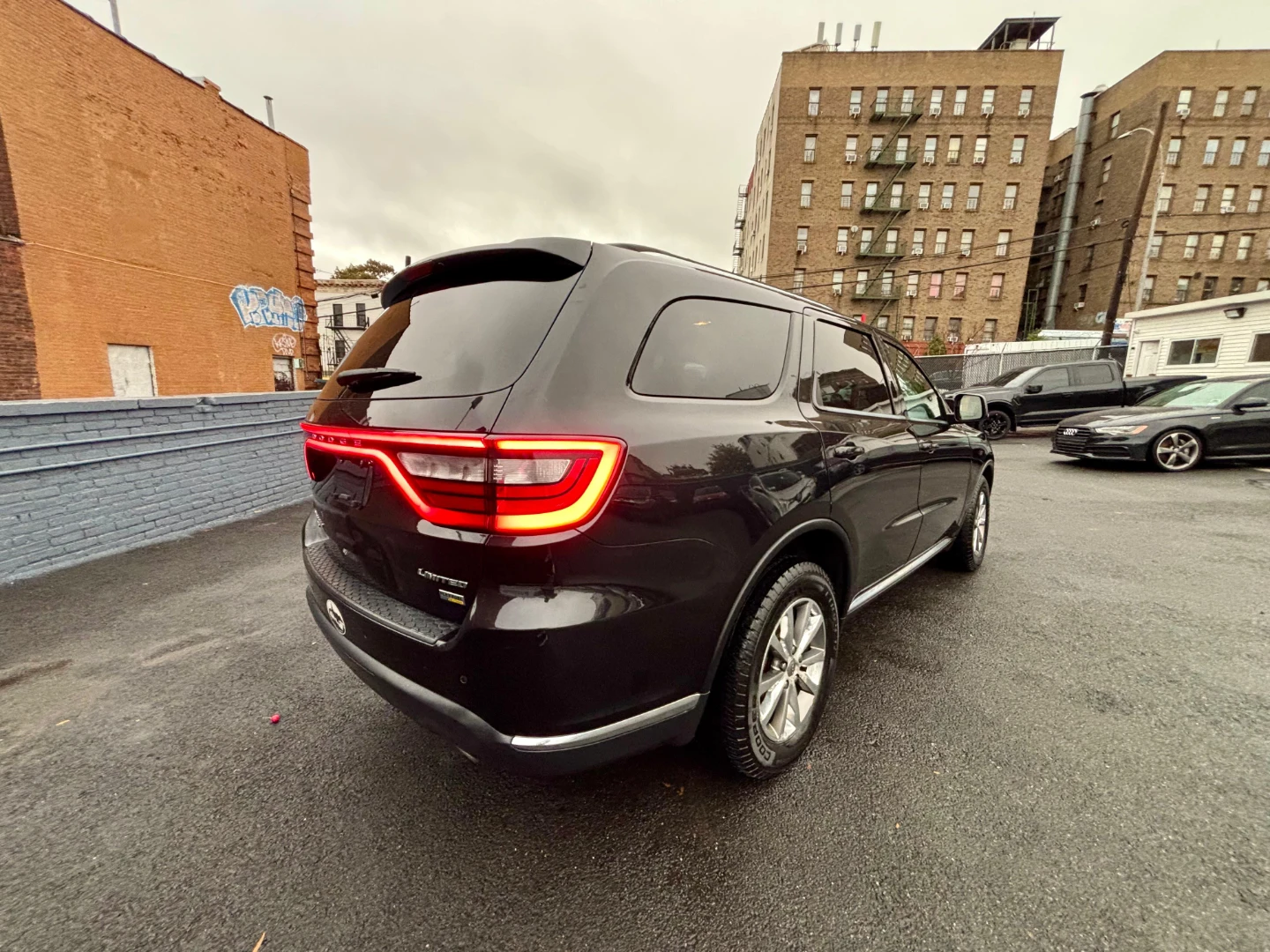 Dodge Durango SUV - Black - photo 2