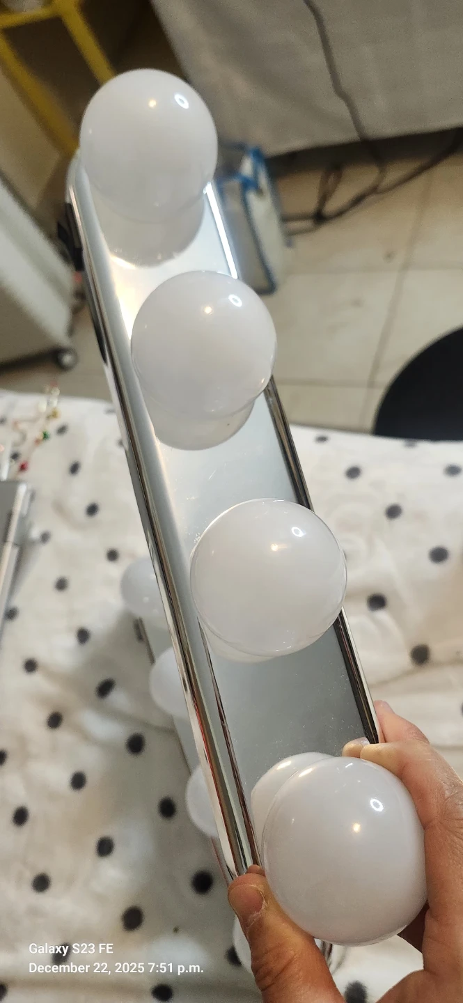 Hollywood Style Vanity Mirror Lights - photo 2