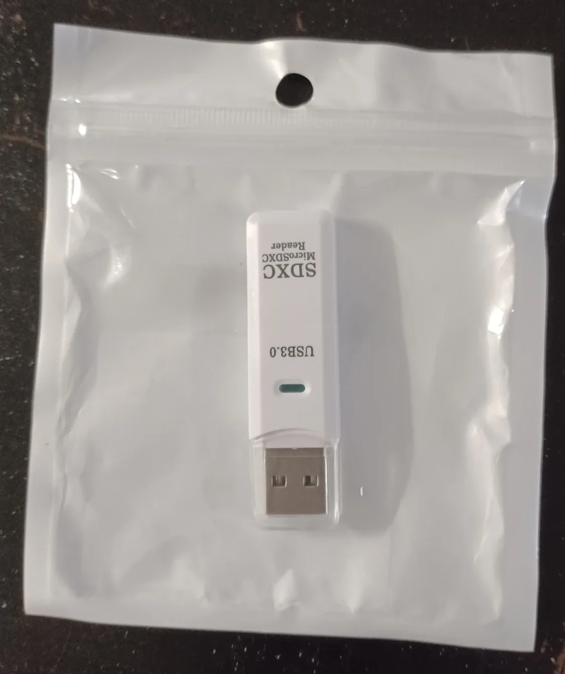 Elough USB 3.0 SD/TF 2-in-1 Card Reader image indicator(10)