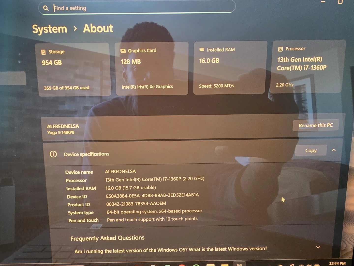 Lenovo Yoga 9 14IRP8 Laptop