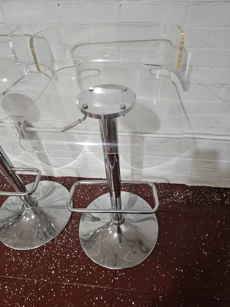 Set of 4 Acrylic Bar Stools image indicator(3)
