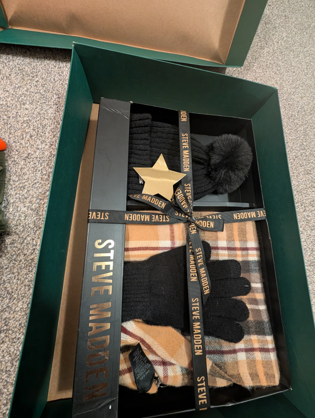Steve Madden Hat, Scarf & Gloves Set - New in Box!