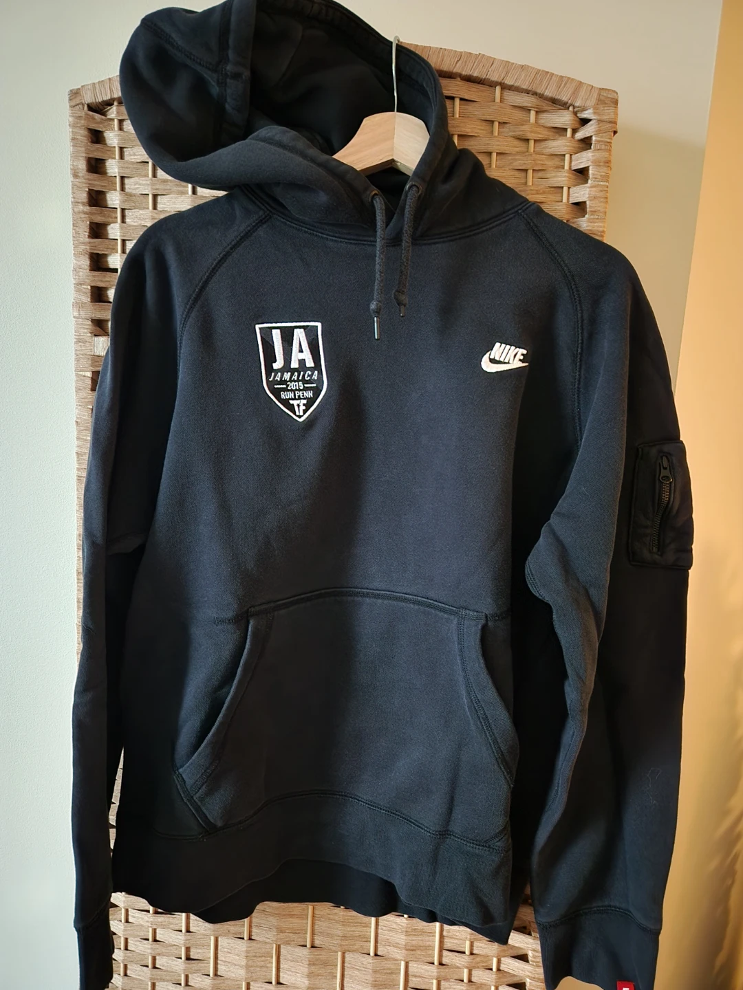 Nike Jamaica Run Penn Hoodie - Size L (Men) - photo 2