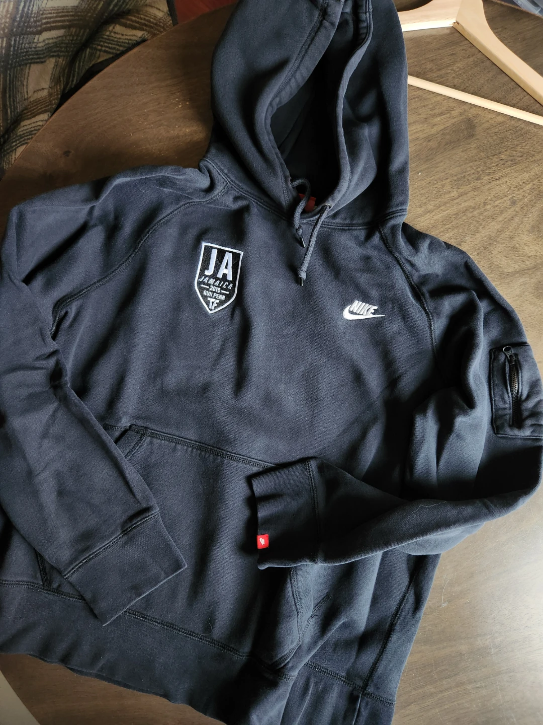 Nike Jamaica Run Penn Hoodie - Size L (Men) - photo 3