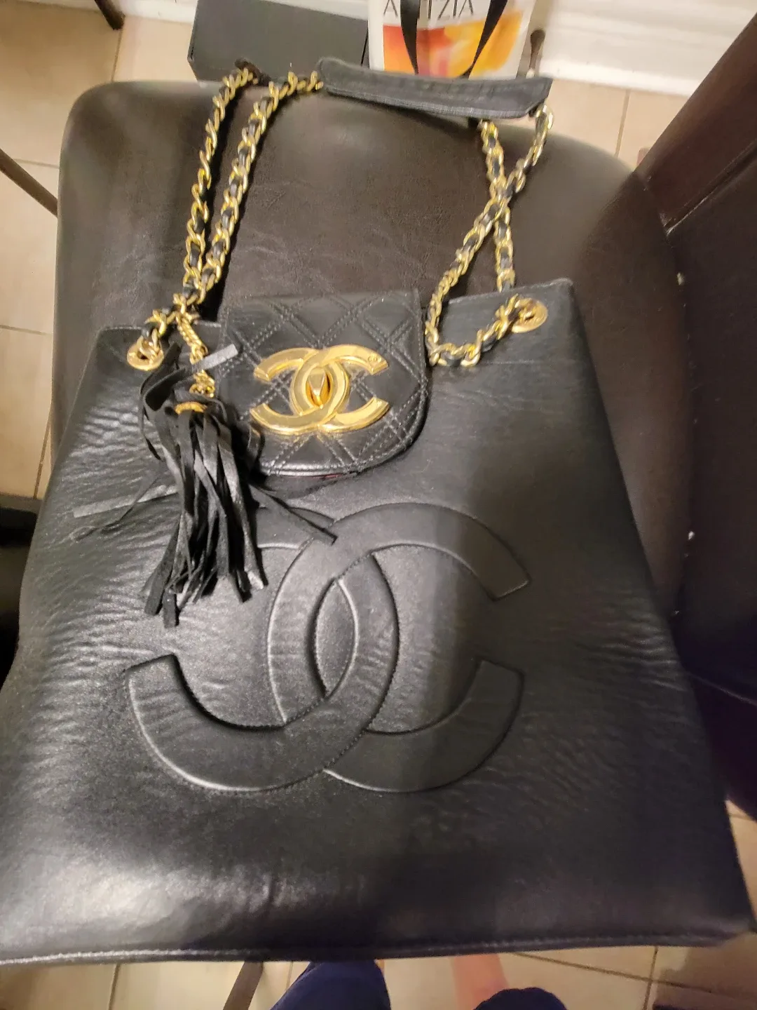 Chanel Black Leather Chain Shoulder Bag image indicator(2)