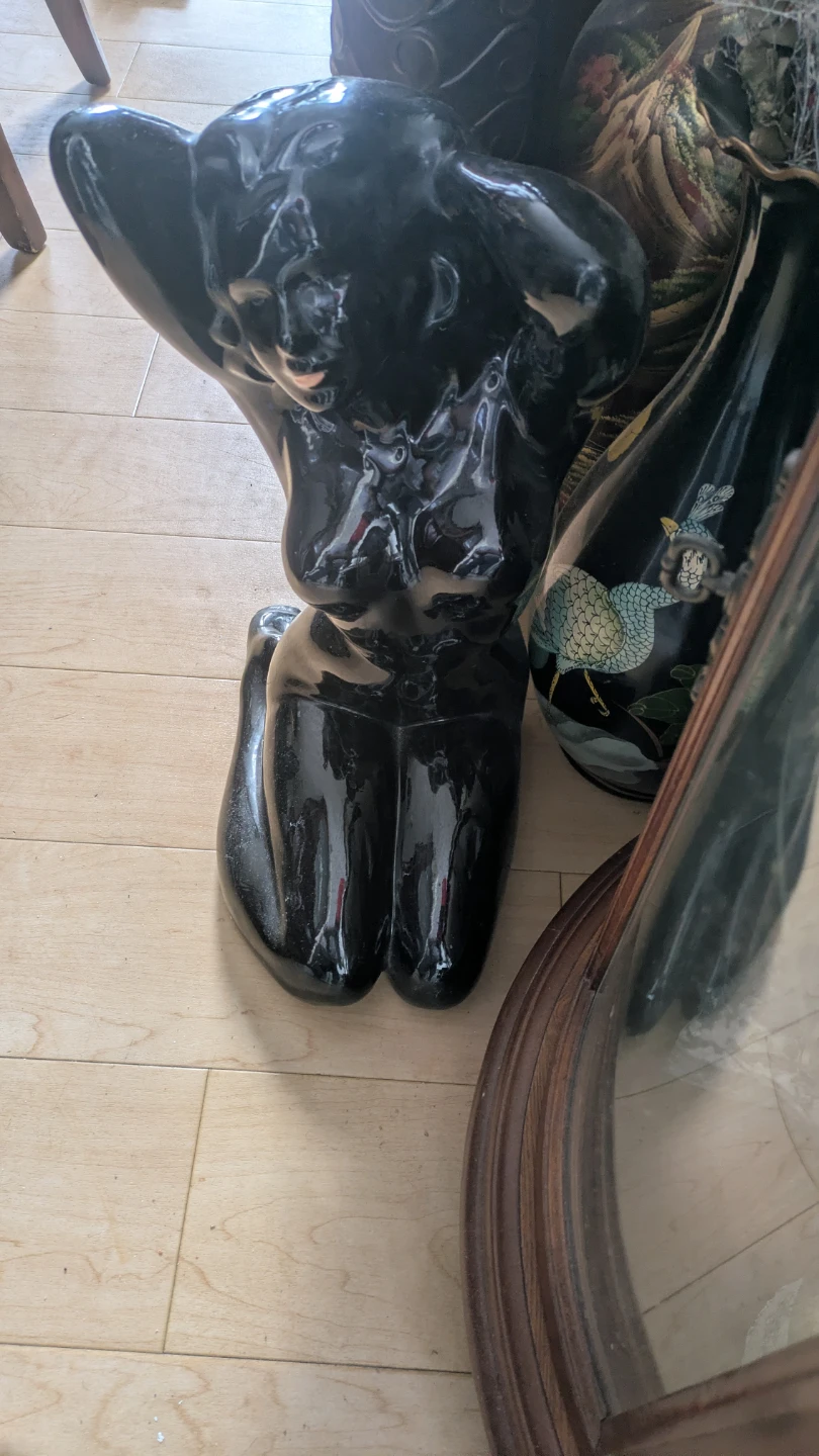 Black Ceramic Kneeling Woman Statue - photo 3