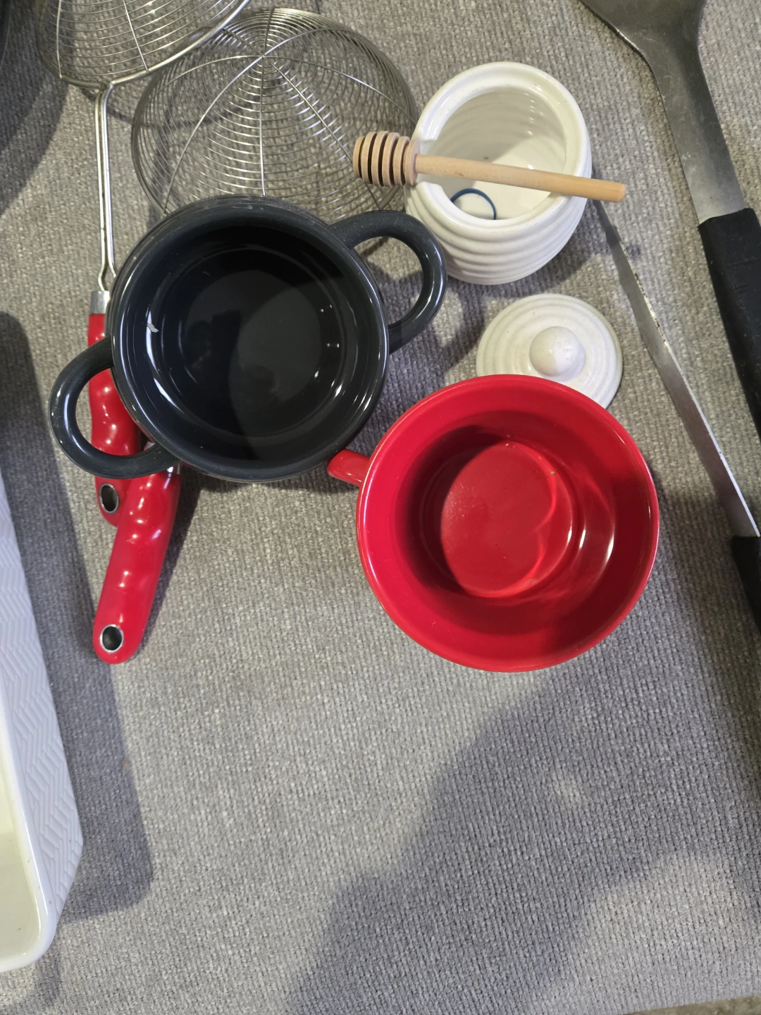 Kitchenware Set - Red & Grey Mugs - photo 2